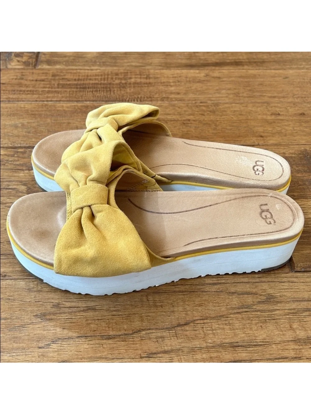 UGG Joan Platform Slide Sandals Sunflower Yellow Suede Bow Detail Size 11